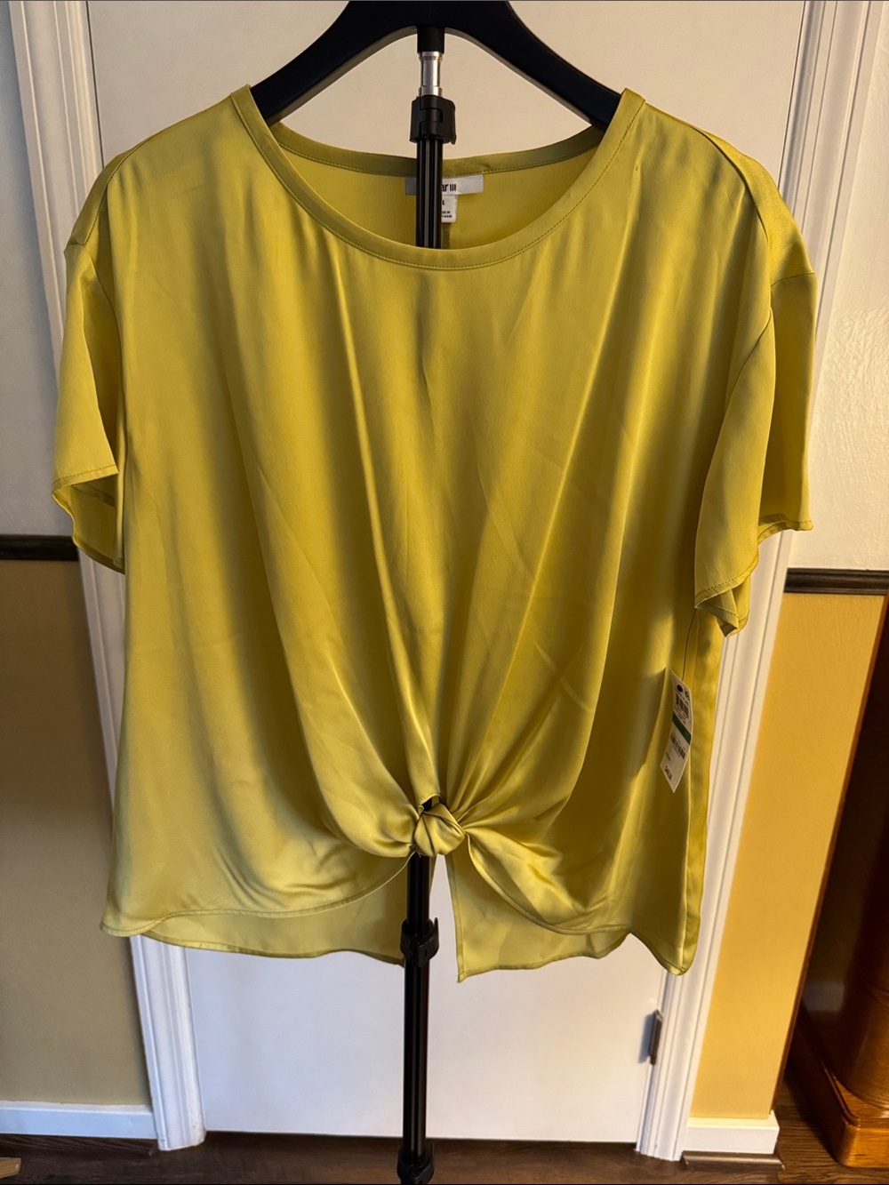 Knot-Front Short Sleeve Blouse in Yellow